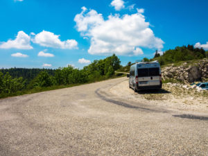 Unser Wohnmobil am Pas de la Graille in Frankreich / Provence