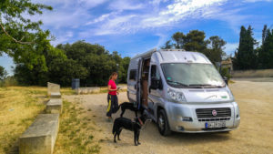 Parkplatz am Aussichtspunkt von Cavaillon