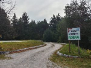 Einfahrt zum Stellplatz