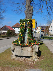 Osterbrunnen in Gerolfingen