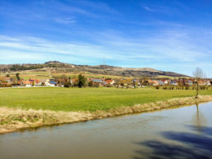 Die Wörnitz mit Blick auf Gerolfingen
