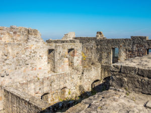 Über den Dächern der Burgruine Bramberg