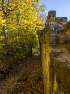 Mauerreste der Ruine Schmachtenburg